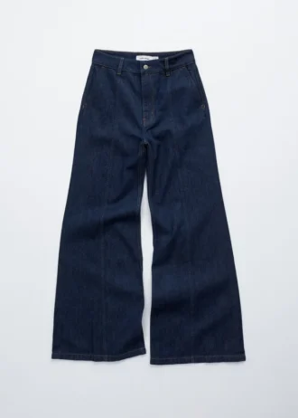 Bootcut-Jeans mit Wickelnähte Bootcut-Jeans mit Wickelnähte