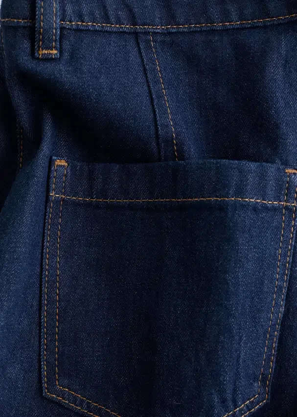 Bootcut-Jeans mit Wickelnähte Bootcut-Jeans mit Wickelnähte
