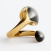 Doppelt gedrehter, skulpturaler Ring