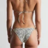 Beste Übereinstimmung Bikini-Slip mit seitlichen Bändern Beste Übereinstimmung Bikini-Slip mit seitlichen Bändern