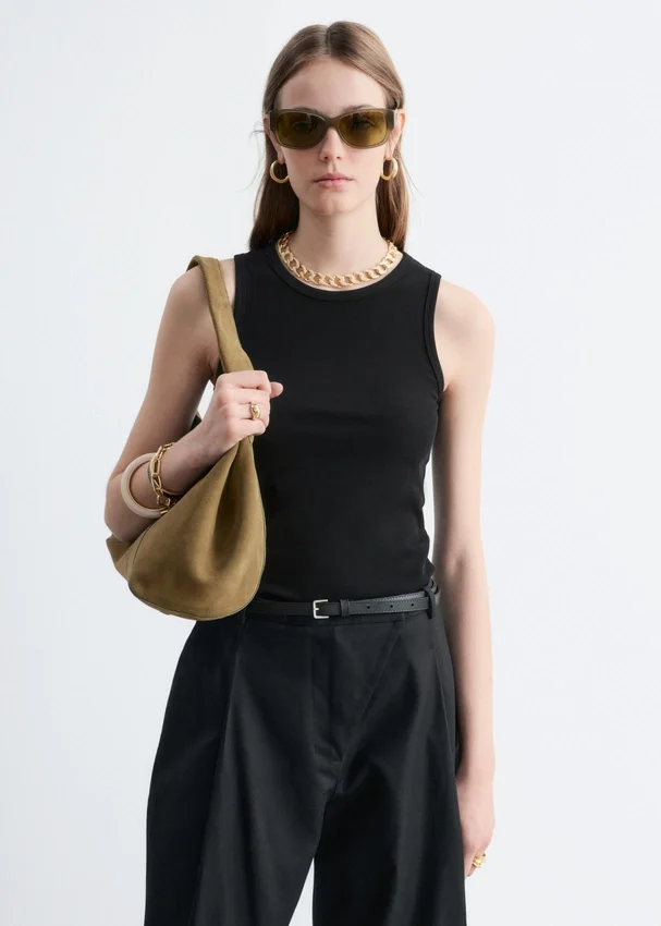 Eng anliegendes Tanktop Eng anliegendes Tanktop