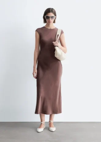 Figurbetontes Maxikleid aus Satin Figurbetontes Maxikleid aus Satin