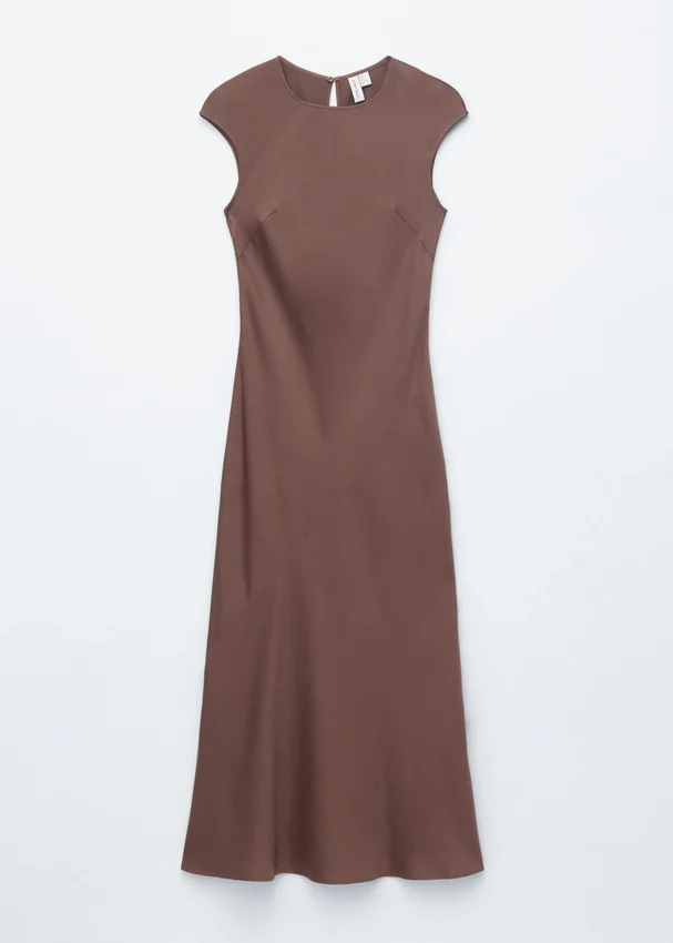 Figurbetontes Maxikleid aus Satin Figurbetontes Maxikleid aus Satin