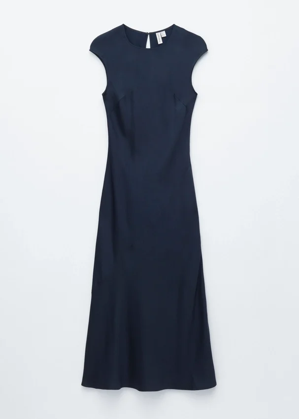 Figurbetontes Maxikleid aus Satin Figurbetontes Maxikleid aus Satin