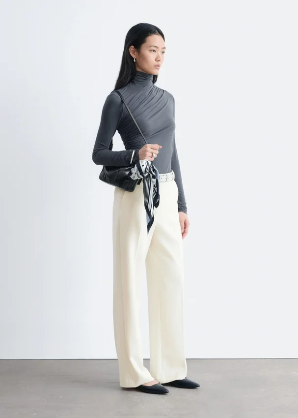Gerade Hose mit Pressfalte Gerade Hose mit Pressfalte