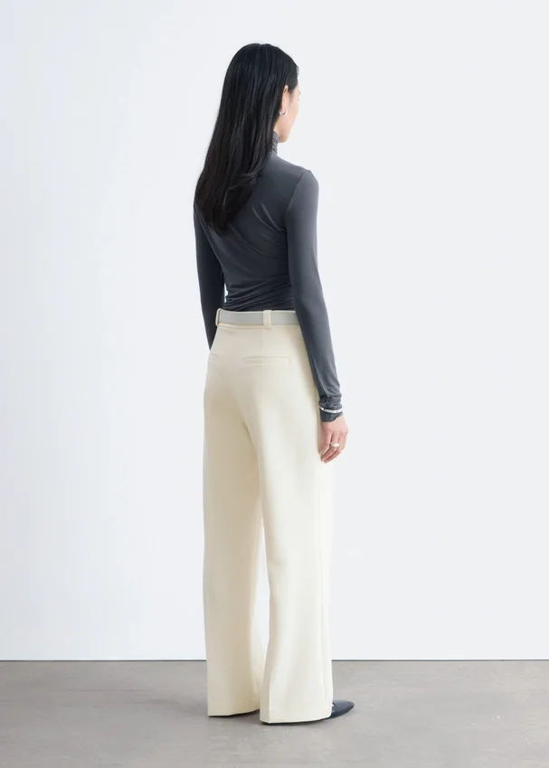 Gerade Hose mit Pressfalte Gerade Hose mit Pressfalte