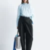 Geraffte Bluse mit Stehkragen Geraffte Bluse mit Stehkragen