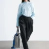 Geraffte Bluse mit Stehkragen Geraffte Bluse mit Stehkragen
