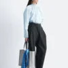 Geraffte Bluse mit Stehkragen Geraffte Bluse mit Stehkragen