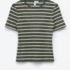 Geripptes T-Shirt