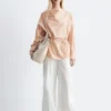 Gestreifte Bluse mit Wasserfallausschnitt Gestreifte Bluse mit Wasserfallausschnitt