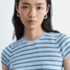 Gestreiftes T-Shirt aus Rippstrick Gestreiftes T-Shirt aus Rippstrick
