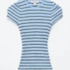 Gestreiftes T-Shirt aus Rippstrick Gestreiftes T-Shirt aus Rippstrick
