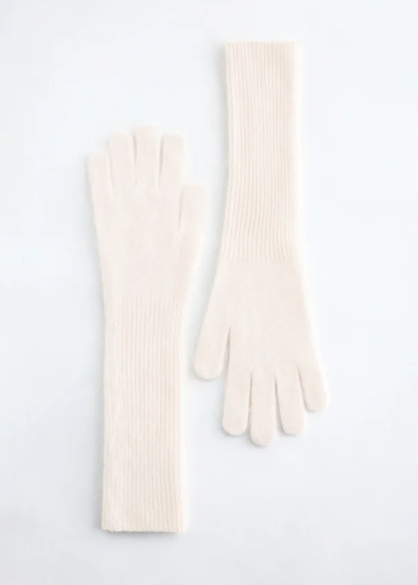 Gestrickte Handschuhe aus gebürstetem Kaschmir Gestrickte Handschuhe aus gebürstetem Kaschmir