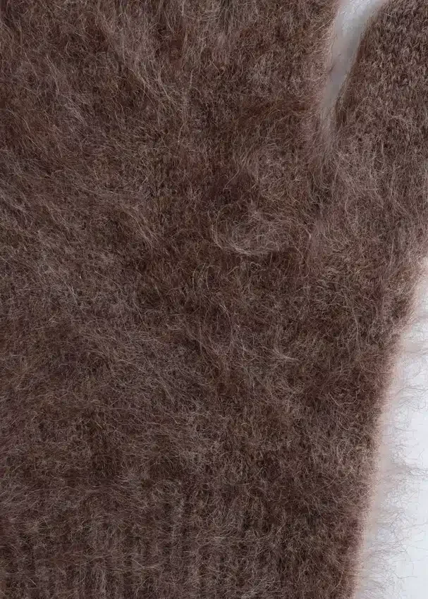 Gestrickte Handschuhe aus gebürstetem Kaschmir Gestrickte Handschuhe aus gebürstetem Kaschmir