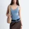 Gestricktes Tanktop mit U-Ausschnitt Gestricktes Tanktop mit U-Ausschnitt