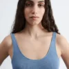 Gestricktes Tanktop mit U-Ausschnitt Gestricktes Tanktop mit U-Ausschnitt