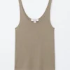 Gestricktes Tanktop mit U-Ausschnitt Gestricktes Tanktop mit U-Ausschnitt
