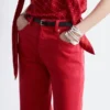 High-Waist-Jeans mit schmal zulaufendem Bein High-Waist-Jeans mit schmal zulaufendem Bein