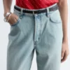 High-Waist-Jeans mit schmal zulaufendem Bein High-Waist-Jeans mit schmal zulaufendem Bein