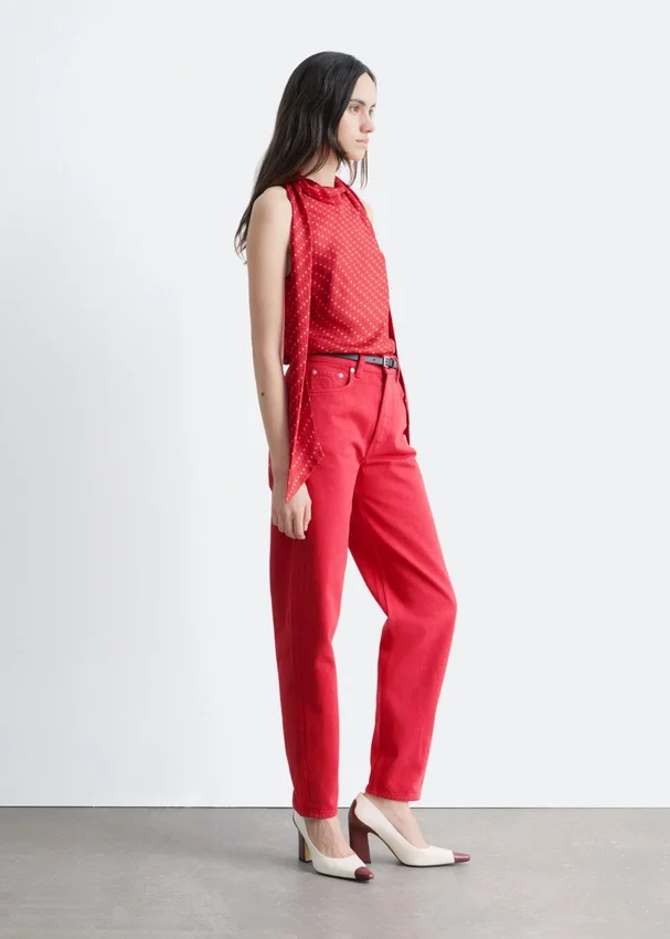 High-Waist-Jeans mit schmal zulaufendem Bein High-Waist-Jeans mit schmal zulaufendem Bein