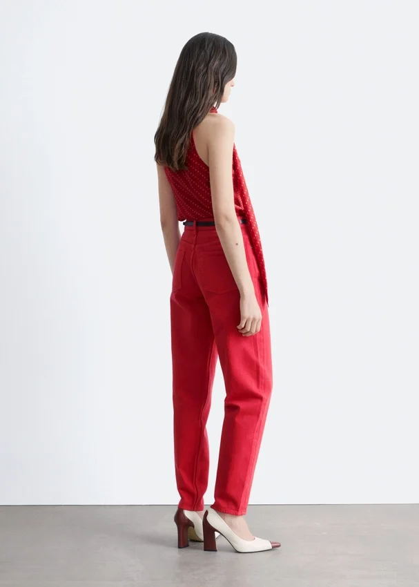 High-Waist-Jeans mit schmal zulaufendem Bein High-Waist-Jeans mit schmal zulaufendem Bein