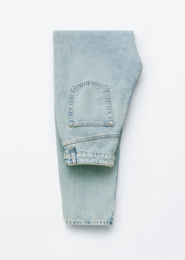 High-Waist-Jeans mit schmal zulaufendem Bein High-Waist-Jeans mit schmal zulaufendem Bein