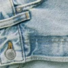 High-Waist-Jeans mit schmal zulaufendem Bein High-Waist-Jeans mit schmal zulaufendem Bein