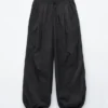 Hose mit Kordelzug und weitem Bein Hose mit Kordelzug und weitem Bein