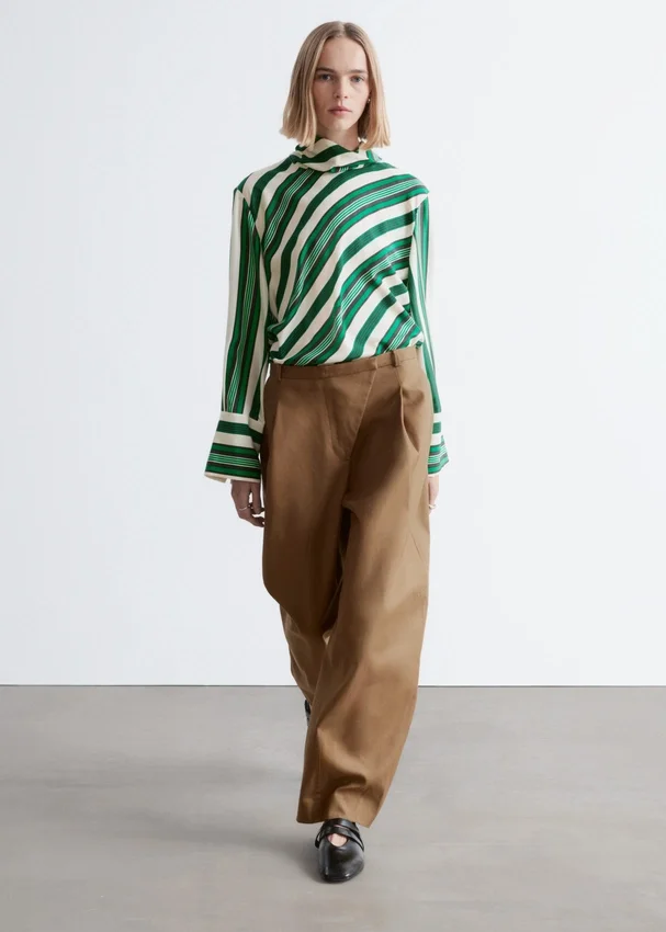 Hosen mit weitem Bein Hosen mit weitem Bein