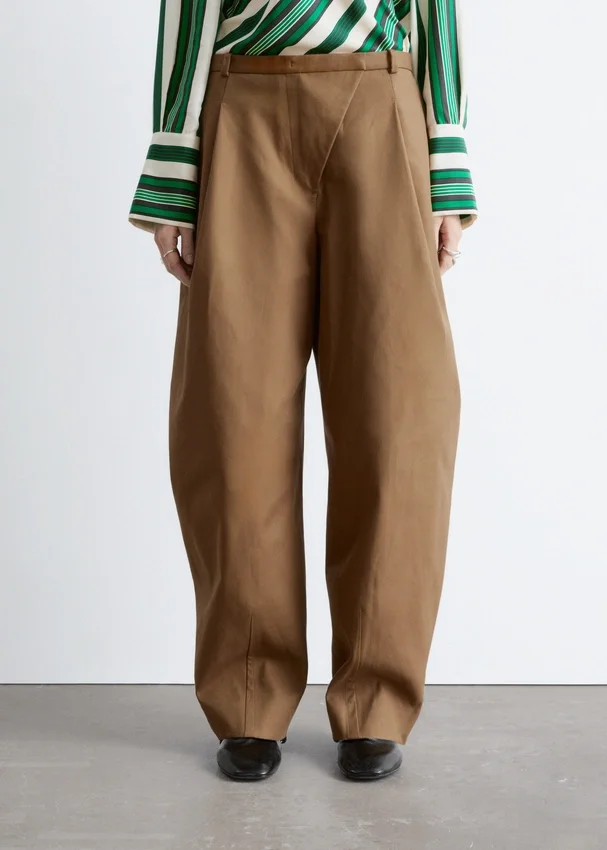 Hosen mit weitem Bein Hosen mit weitem Bein