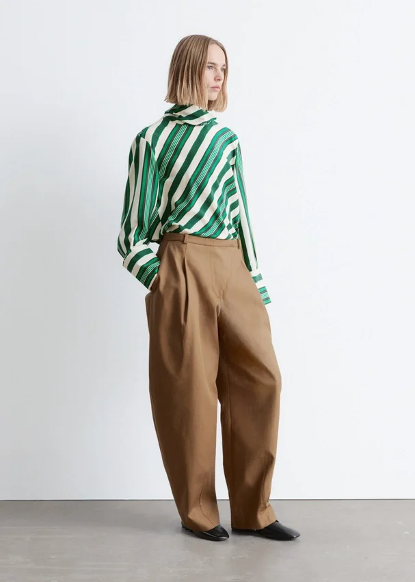 Hosen mit weitem Bein Hosen mit weitem Bein