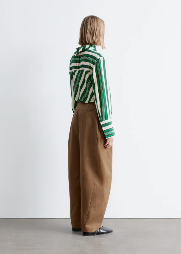 Hosen mit weitem Bein Hosen mit weitem Bein