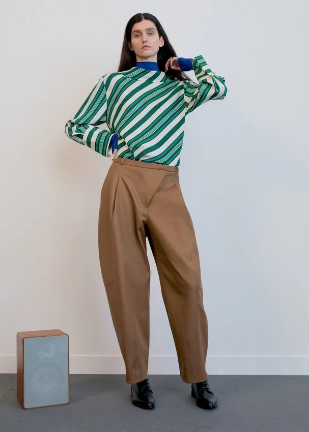 Hosen mit weitem Bein Hosen mit weitem Bein