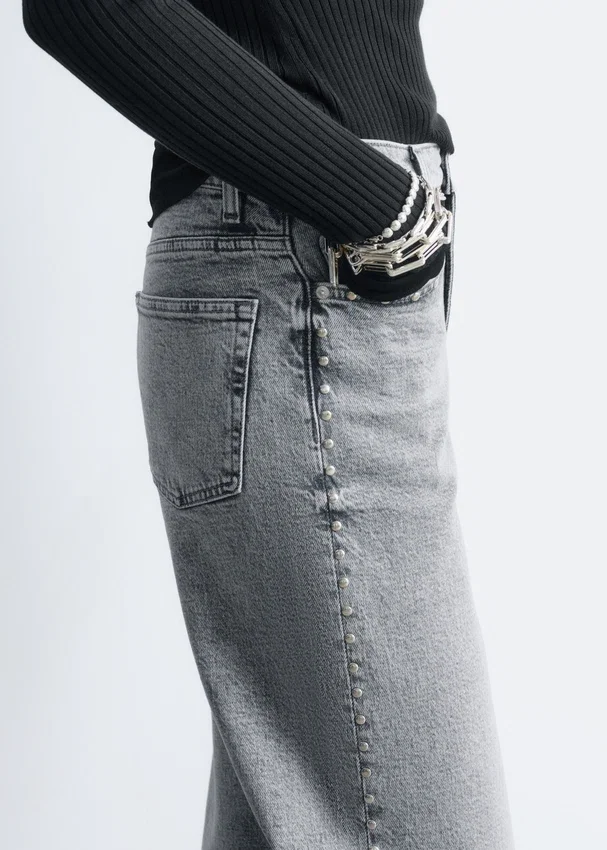 Jeans mit Nieten und Wide-Leg-Jeans Jeans mit Nieten und Wide-Leg-Jeans