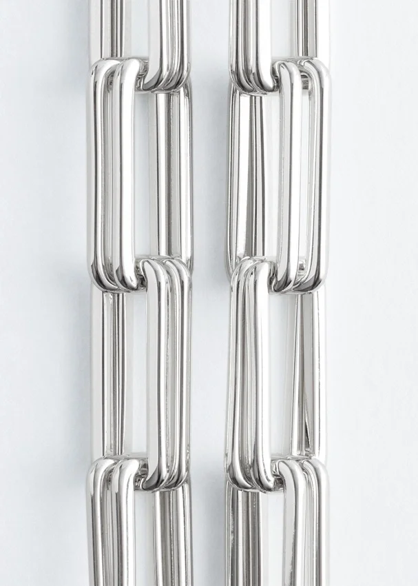 Kette mit groben Gliedern Kette mit groben Gliedern