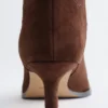 Kitten-Heel-Stiefel aus Wildleder