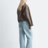 Kurze Jeansjacke mit Cordkragen Kurze Jeansjacke mit Cordkragen
