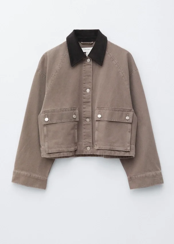 Kurze Jeansjacke mit Cordkragen Kurze Jeansjacke mit Cordkragen
