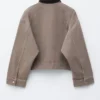 Kurze Jeansjacke mit Cordkragen Kurze Jeansjacke mit Cordkragen
