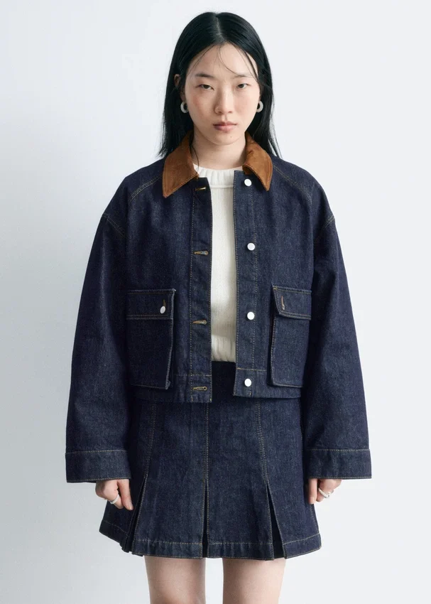 Kurze Jeansjacke mit Cordkragen Kurze Jeansjacke mit Cordkragen