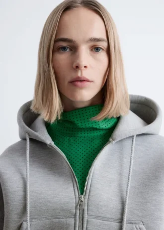 Kurzer Scuba-Hoodie mit Reißverschluss Kurzer Scuba-Hoodie mit Reißverschluss