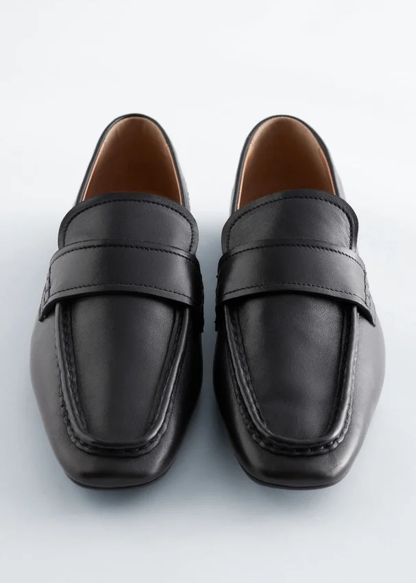Leder-Loafer mit eckiger Spitze Leder-Loafer mit eckiger Spitze