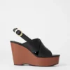 Leder-Sandalen mit Keilabsatz Leder-Sandalen mit Keilabsatz
