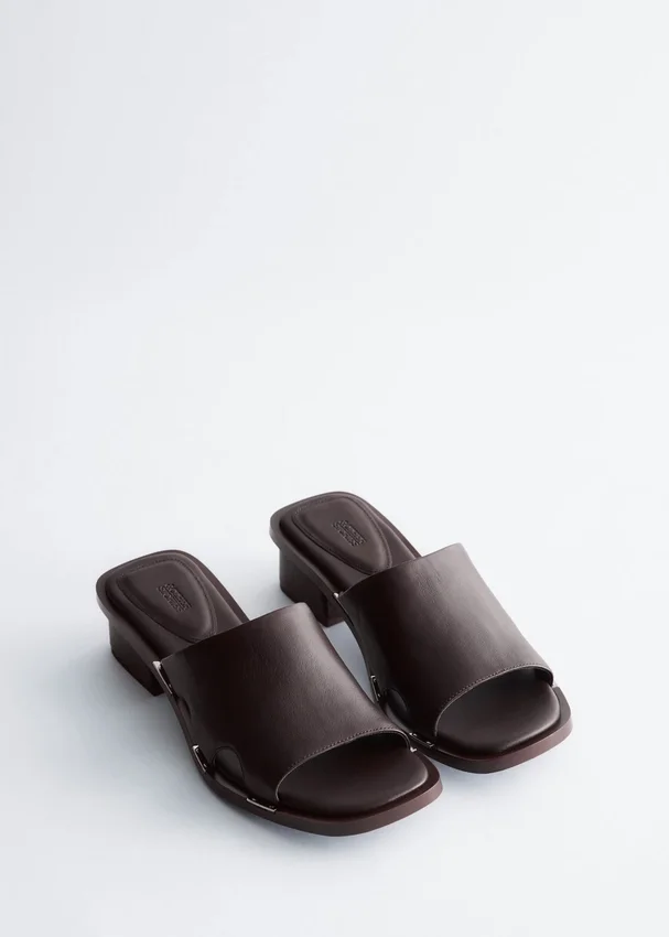 Ledersandalen mit Blockabsatz Ledersandalen mit Blockabsatz