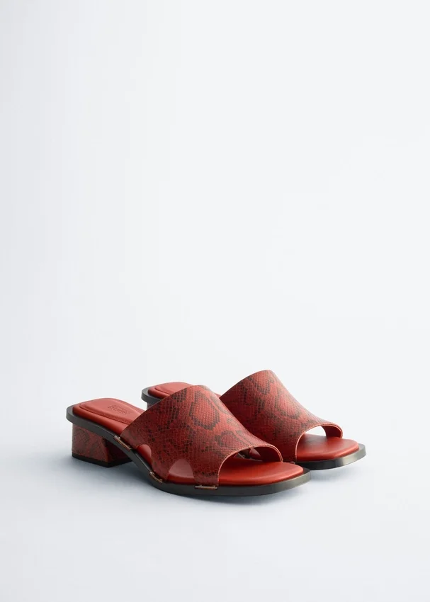 Ledersandalen mit Blockabsatz Ledersandalen mit Blockabsatz