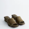 Ledersandalen mit Blockabsatz Ledersandalen mit Blockabsatz