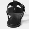 Ledersandalen mit Fesselriemen