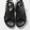 Ledersandalen mit gekreuzten Riemen