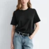 Locker sitzendes T-Shirt mit Rundhalsausschnitt